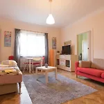 Cozy And Quiet Flat - 12 Min To Center