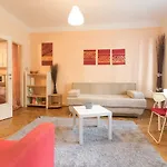 Cozy And Quiet Flat - 12 Min To Center